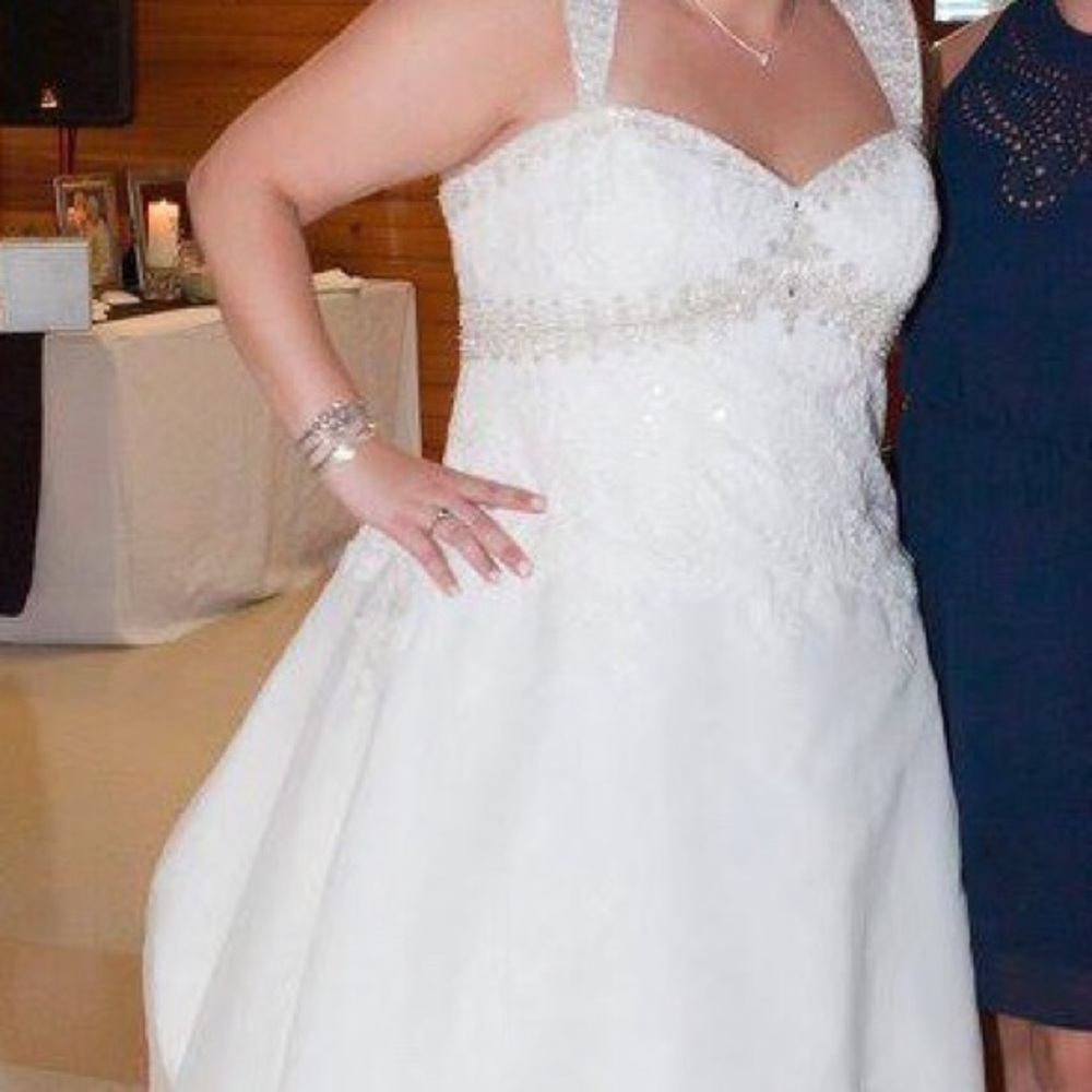 Wedding Dress - Picture 5 of 8